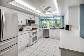 Bright Fort Myers Home w/ Pool - 9 Mi to Beach!
