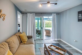 Bright Fort Myers Home w/ Pool - 9 Mi to Beach!