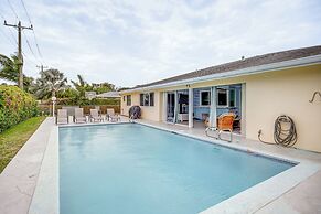 Bright Fort Myers Home w/ Pool - 9 Mi to Beach!