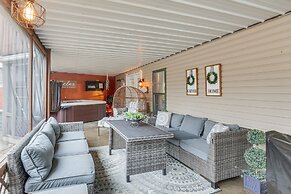 'foxes Den' w/ Hot Tub, Pool Table & Fire Pit!