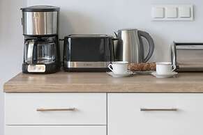 Unique Bright Apartment by Renters