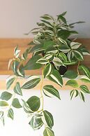 Unique Bright Apartment by Renters