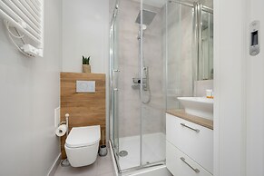 Unique Bright Apartment by Renters