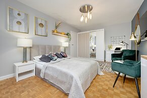 Unique Bright Apartment by Renters