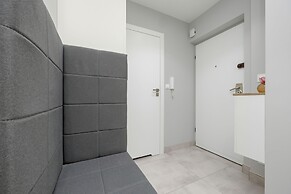 Unique Bright Apartment by Renters