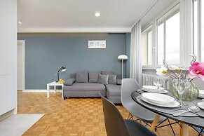 Unique Bright Apartment by Renters