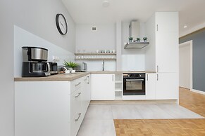 Unique Bright Apartment by Renters