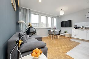 Unique Bright Apartment by Renters