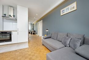 Unique Bright Apartment by Renters