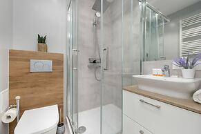 Unique Bright Apartment by Renters