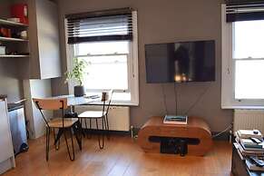 Contemporary 2BD Flat 4 Mins to Finsbury Park!