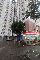 OYO 93585 Apartemen Cibubur Village By Raja Property