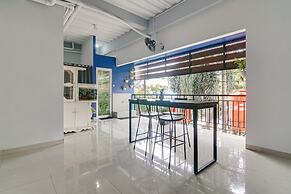 OYO 90305 De Umbrela Mansion Syari'ah Ciputat