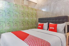 OYO 90305 De Umbrela Mansion Syari'ah Ciputat
