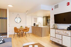 Private Residences at the Cascade Lodge