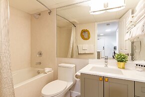 Private Residences at the Cascade Lodge