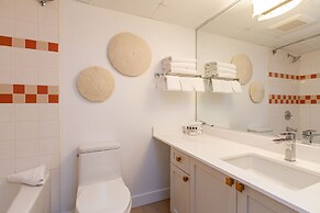 Private Residences at the Cascade Lodge