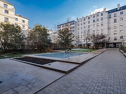 Eiffel Tower Loft residence