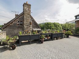 Hoarders Cottage