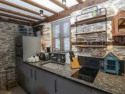 Hoarders Cottage