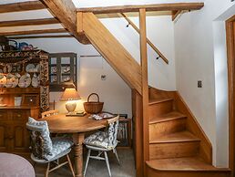 Hoarders Cottage