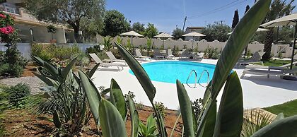 Loadstar Rooms & Suites