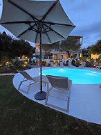 Loadstar Rooms & Suites