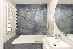 Ghetto Heroes Square Lwowska 10 AC