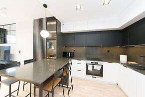 Ghetto Heroes Square Lwowska 10 AC