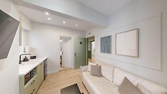 ASTIKON Xenofontos Suites