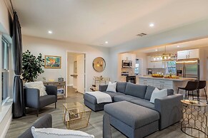 Charlies Place by Avantstay Hot Tub, Deck, Yard