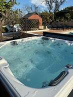 Inviting 4-bed Villa in Guia