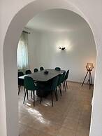 Inviting 4-bed Villa in Guia