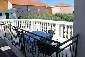 Big - Free Parking - A2 Lana