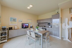 La Casa di Gioia - Shared Pool & View