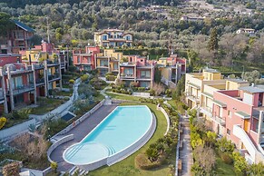 La Casa di Gioia - Shared Pool & View