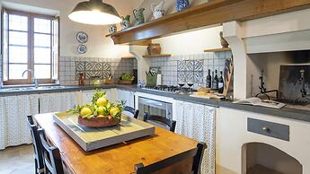 Il Poggio Alle Trese 14 Emma Villas