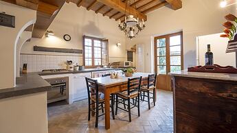 Il Poggio Alle Trese 14 Emma Villas