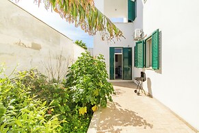 Casa del Mare with garden near the beach