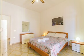 Casa del Mare with garden near the beach