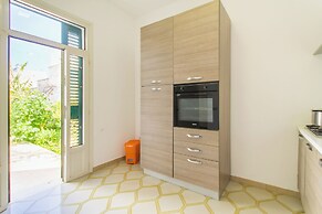 Casa del Mare with garden near the beach