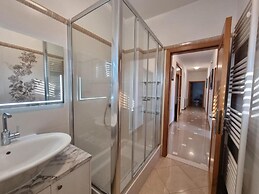 Isabell - With Swimming Pool - H