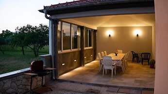 Isabell - With Swimming Pool - H