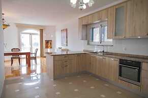 Isabell - With Swimming Pool - H