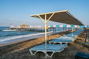 Palmeras Beach Hotel