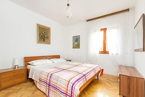 Sea Front - With Pool - H