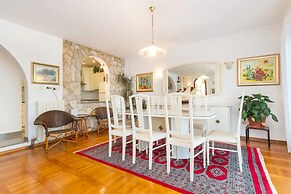 Sea Front - With Pool - H