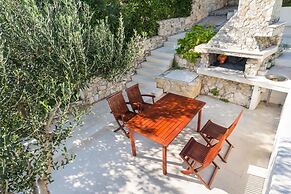 Sea Front - With Pool - H