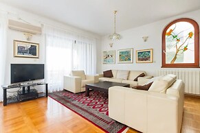 Sea Front - With Pool - H