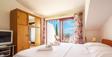 Sea Front - With Pool - H